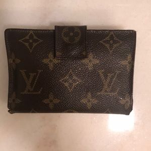 Louis Vuitton Kiss lock wallet